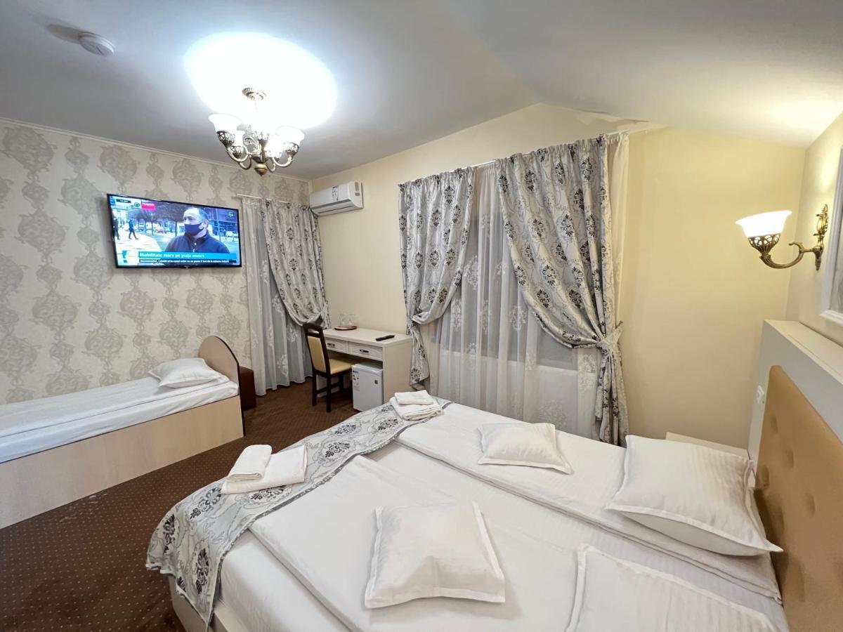 Pensiunea Ianis Piatra Neamţ Buitenkant foto