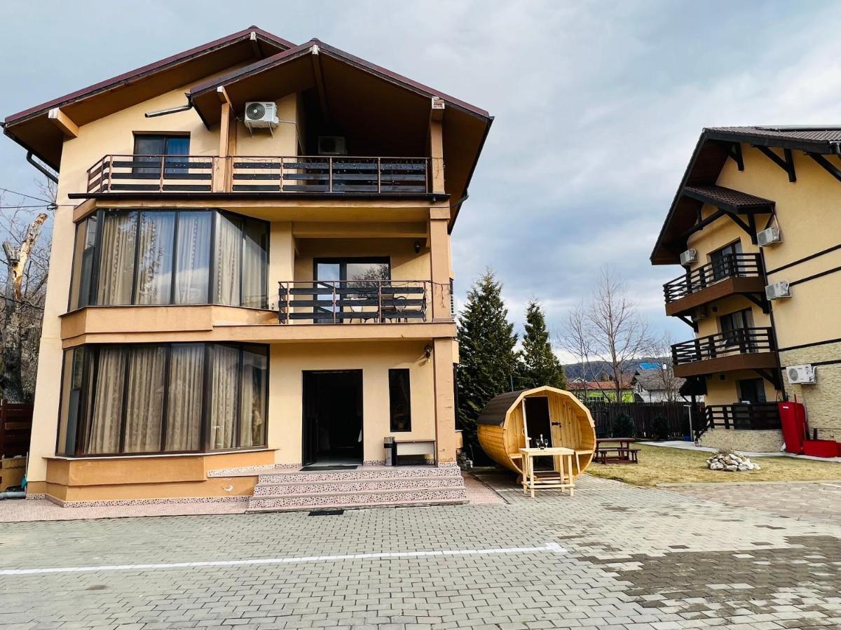 Pensiunea Ianis Piatra Neamţ Buitenkant foto