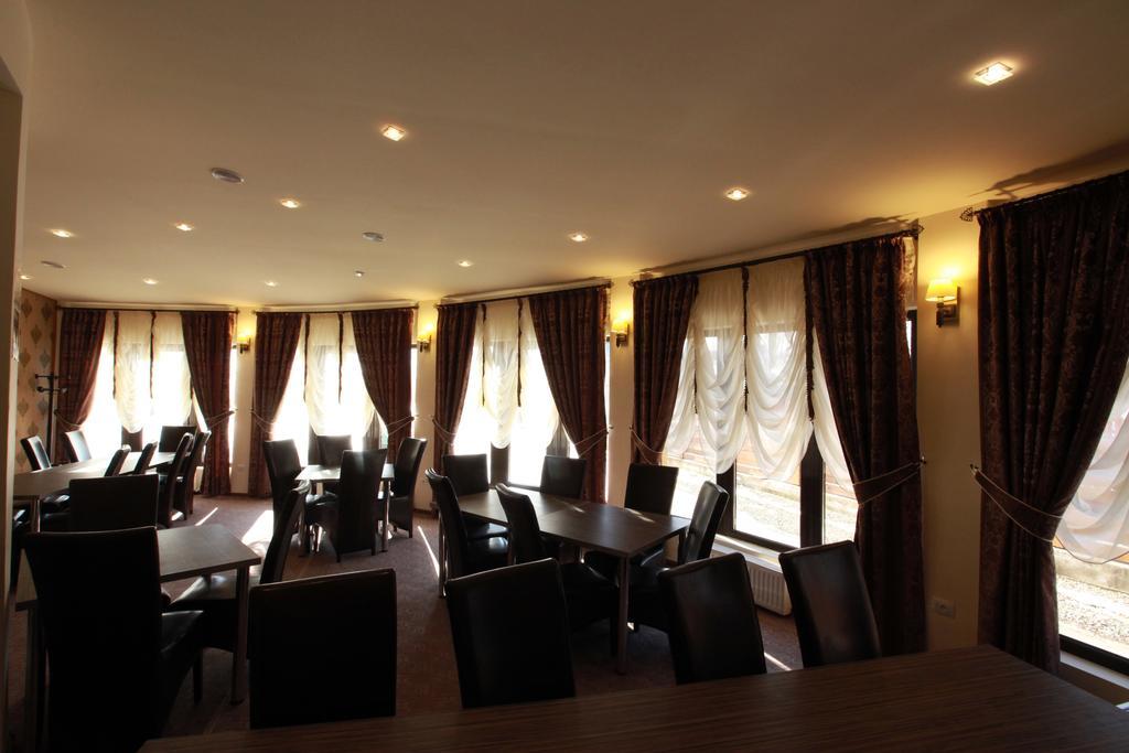 Pensiunea Ianis Piatra Neamţ Kamer foto